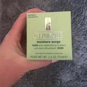 NWT Clinique moisture surge 100H auto replenishing hydrator
